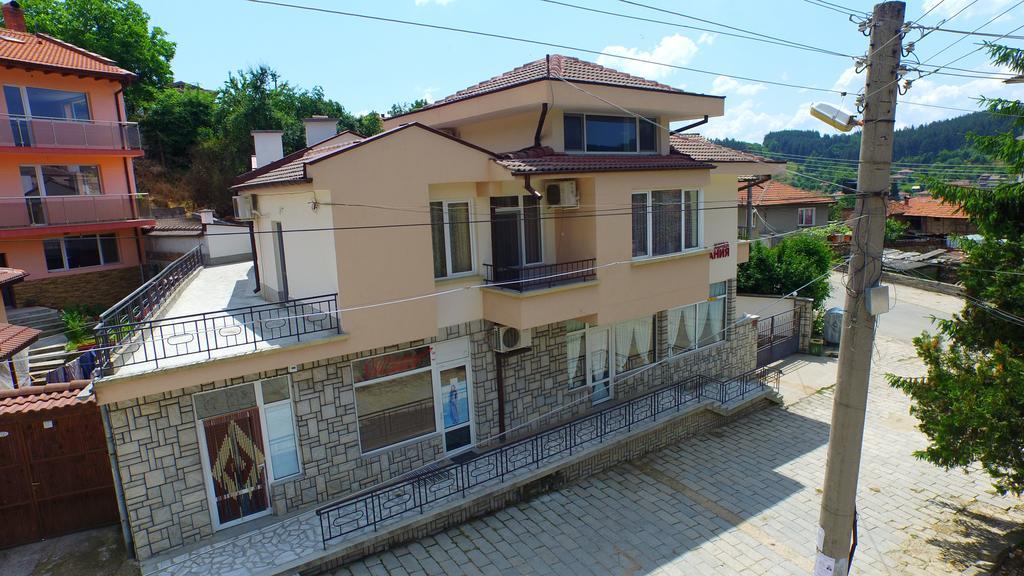 Mania Guest House Kalofer Kültér fotó
